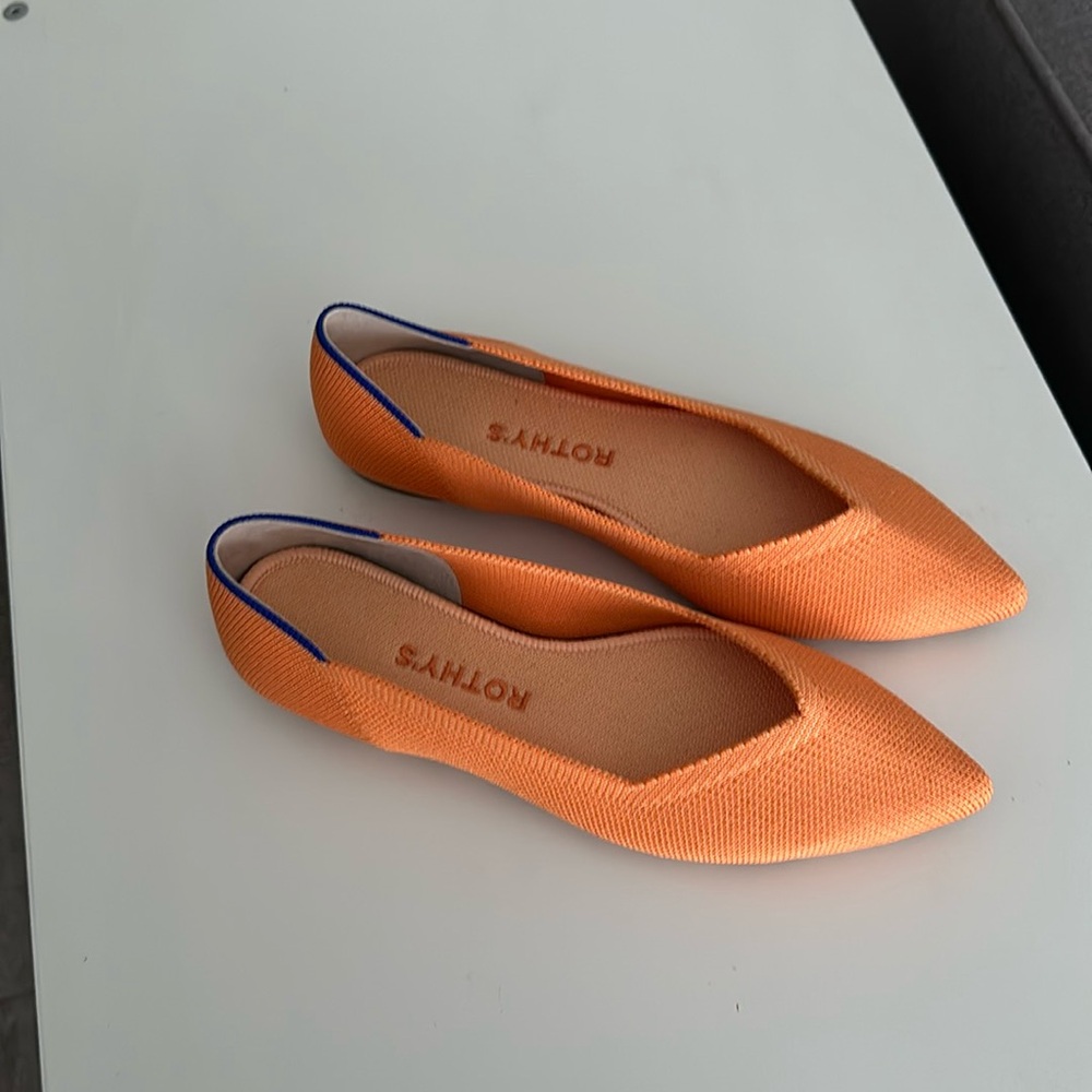 Tangerine Rothy’s pointed toe flats NWOT